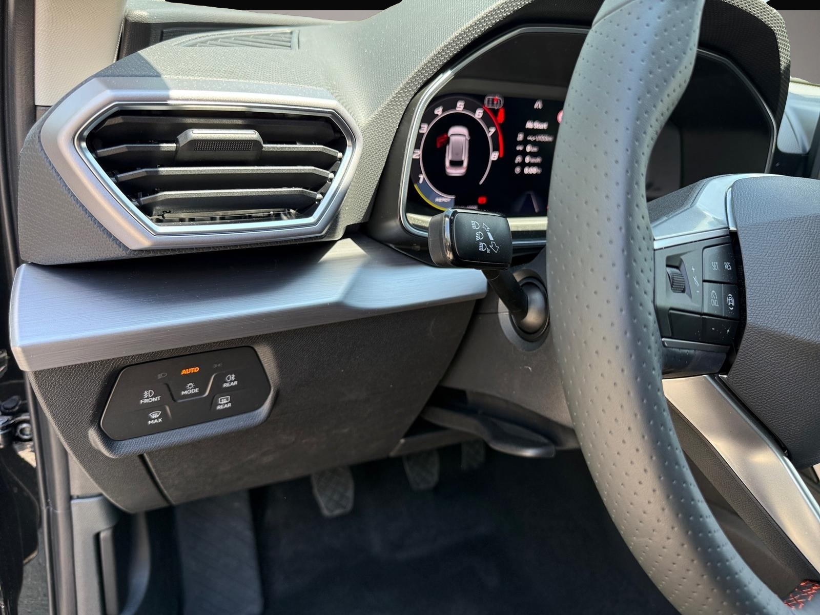 Bild 3 Seat Leon Sportstourer 1.5 TSI FR SHZ LED GRA Kamera