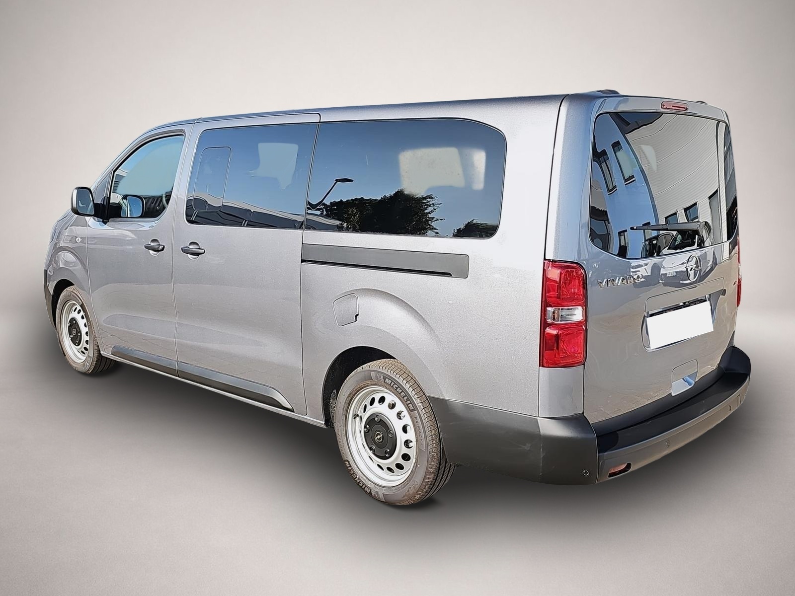 Bild 5 Opel Vivaro Kombi XL 2.2 Diesel Autom. Navi / Kamera