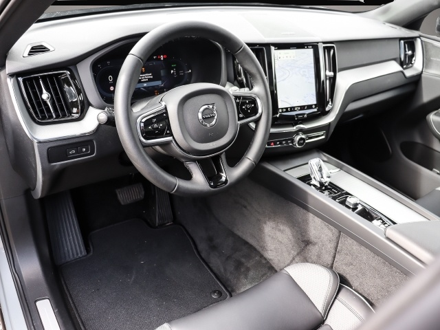 Bild 3 Volvo XC60 R Design Plus Dark Recharge Plug-In Hybrid