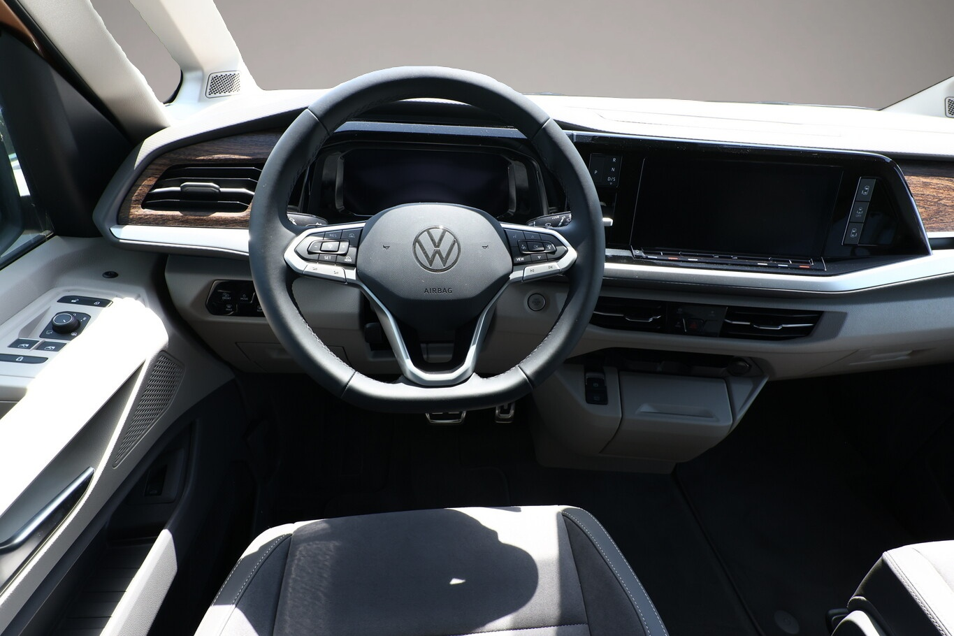 Bild 6 Volkswagen T7 Multivan Style AHK Matrix Navi eHk Keyl ACC