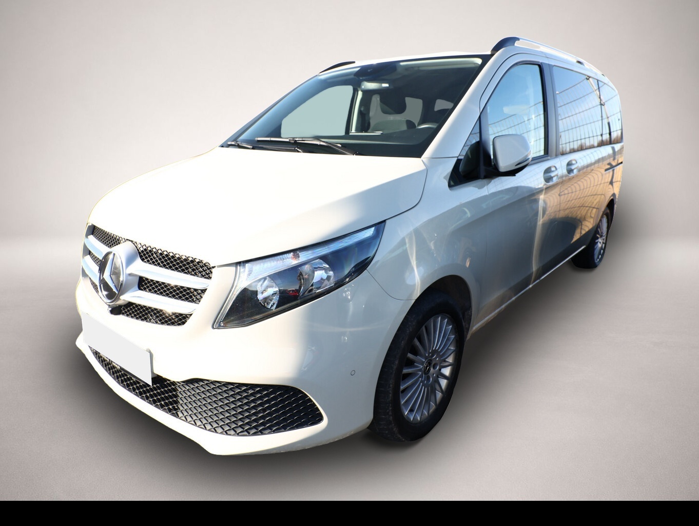 Fotografie 1 des Mercedes-Benz V 220 V 220d 163 Kompakt 360°Kam Burmester ParkP SHZ