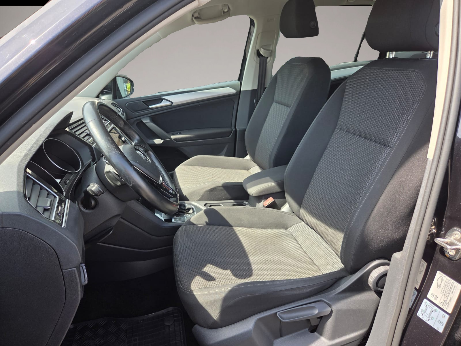 Bild 5 Volkswagen Tiguan TSI 1.5 Trendline NAV LED Tempomat LM