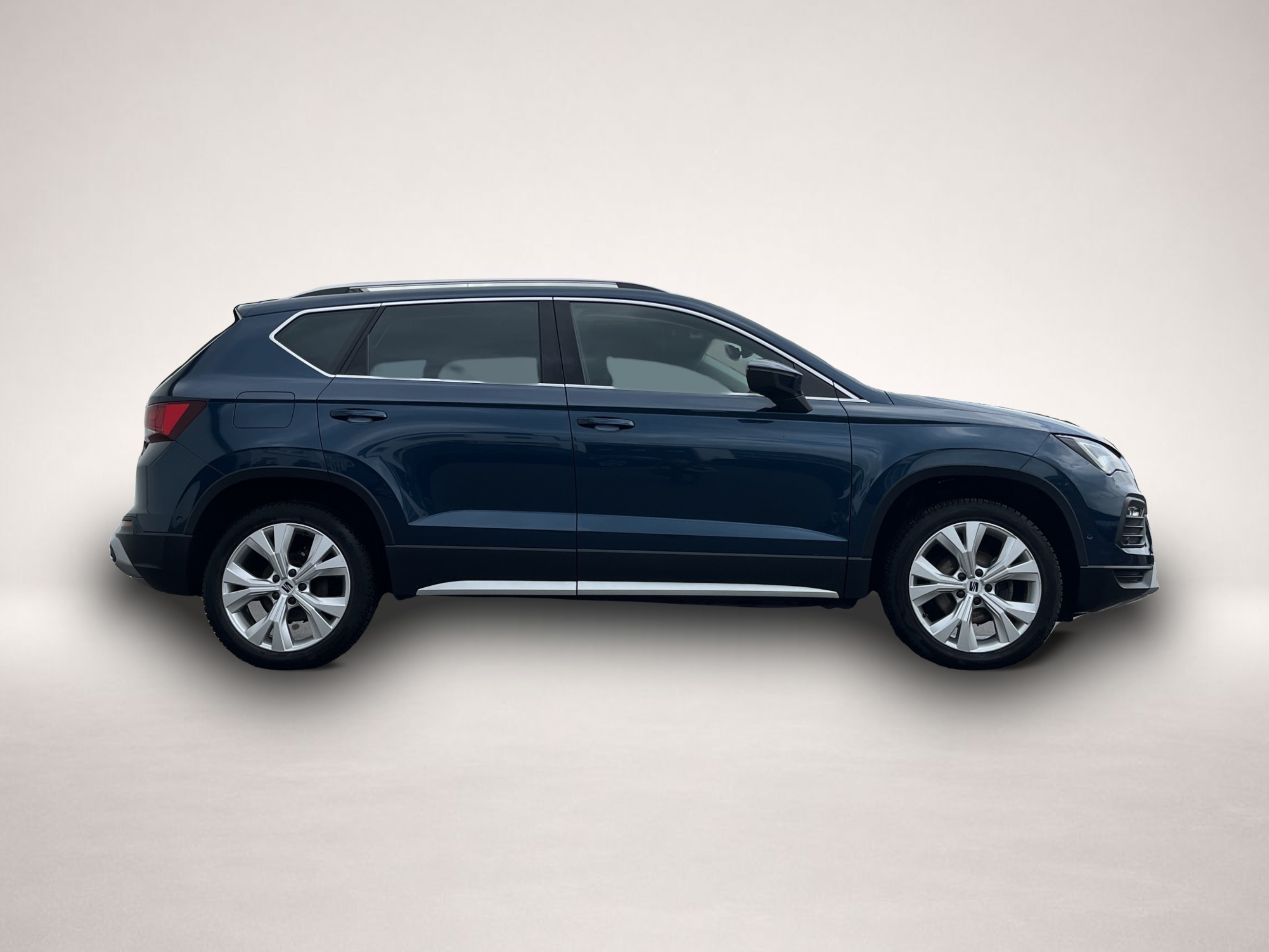 Fotografie 4 des Seat Ateca 1.5 TSI DSG Xperience AHK Navi Keyless ACC