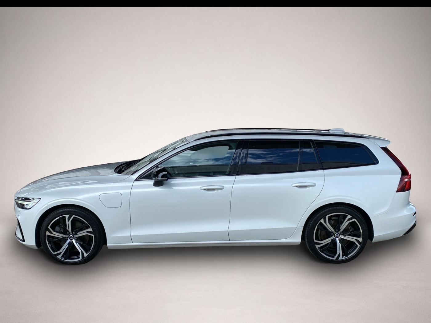 Fotografie 2 des Volvo V60 Kombi T8 Plus Dark Recharge WiPa*LED*SitzHZG