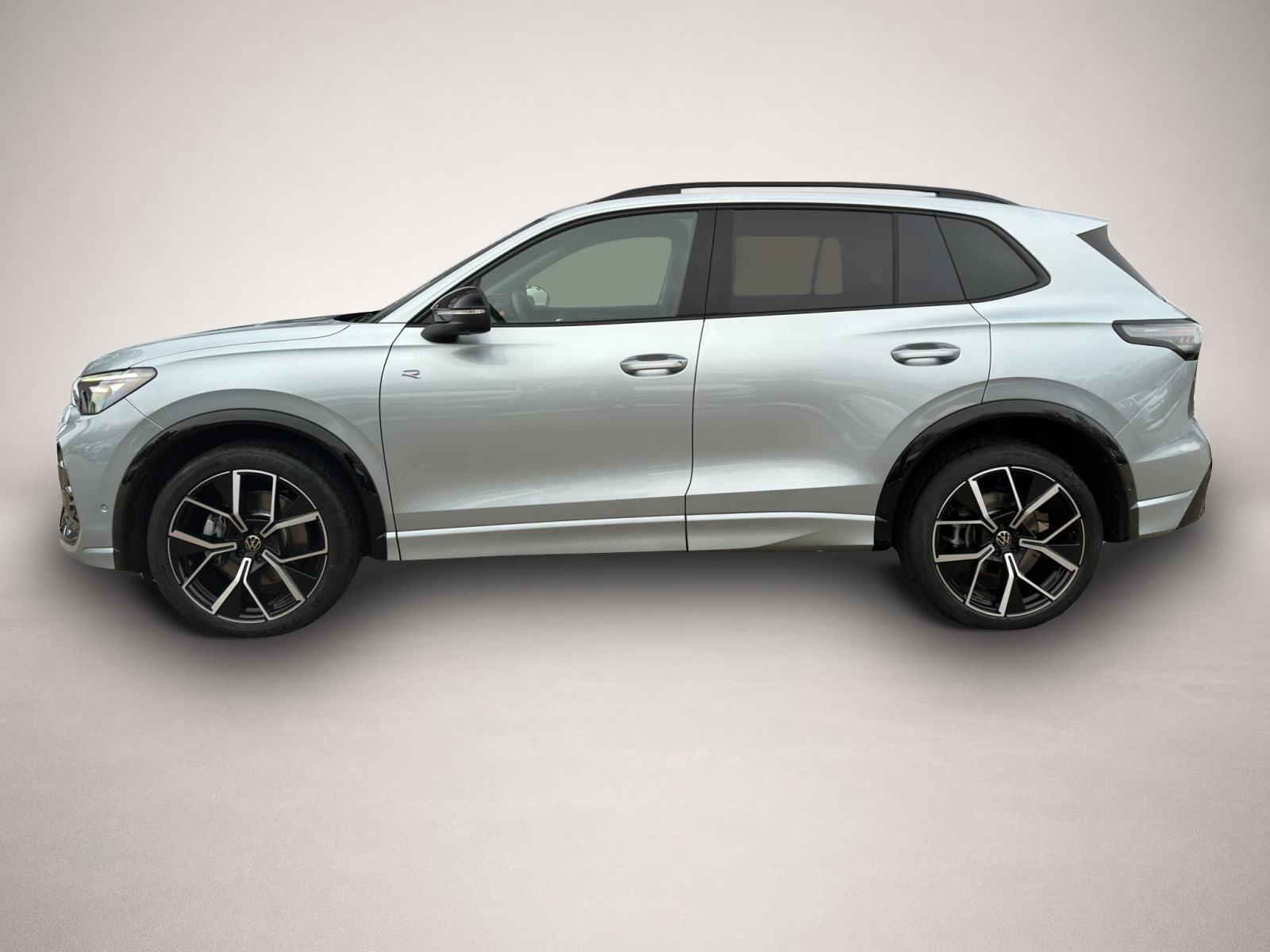 Fotografie 3 des Volkswagen Tiguan 2.0 TSI DSG 4Mo. R-Line PANO AHK KAMERA