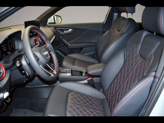 Bild 3 Audi Q2 35 TFSI S tronic S line LED/Leder/AHK