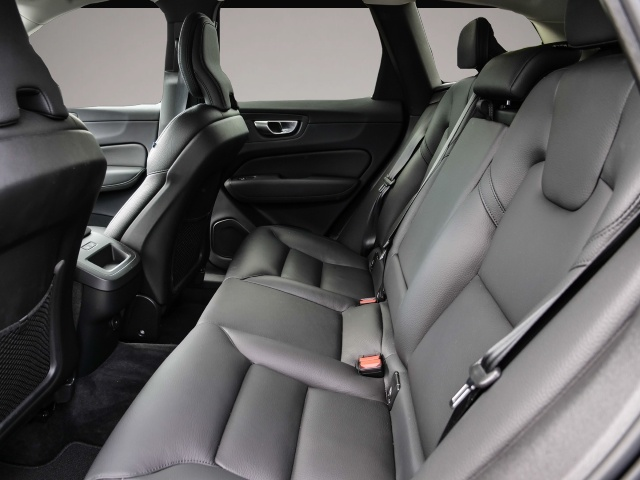 Bild 6 Volvo XC60 Core 2WD AHK Digitales Cockpit Soundsystem