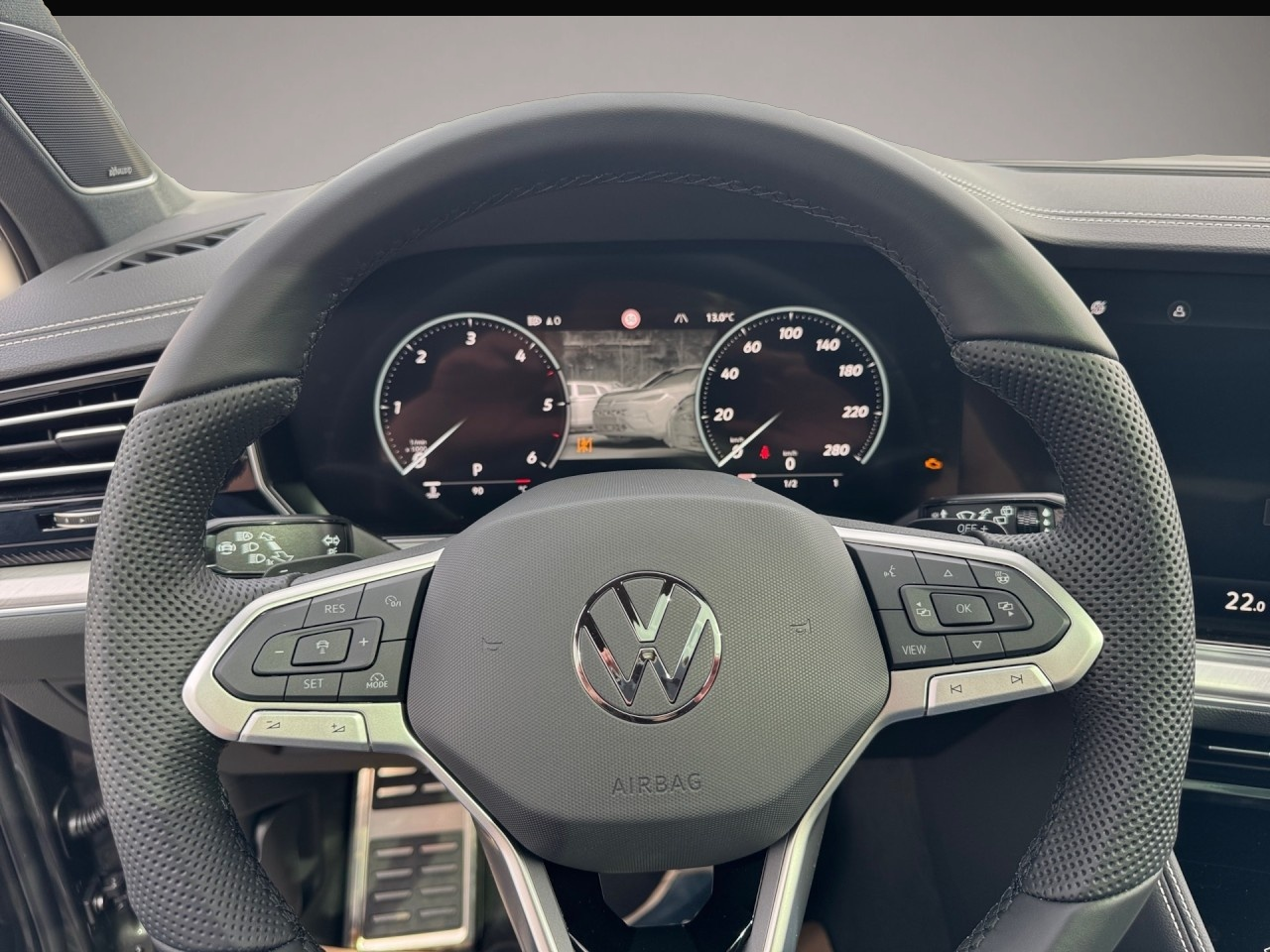 Bild 6 Volkswagen Touareg R-Line TDI 4MOTION Final Edition VOLL !