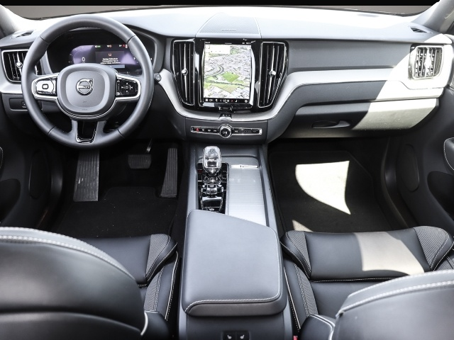 Bild 4 Volvo XC60 Plus Dark Recharge Plug-In Hybrid AWD T8 Tw