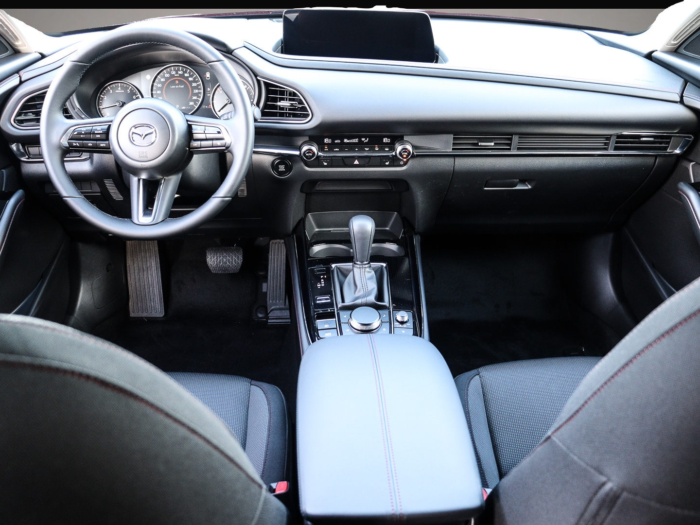 Fotografie 4 des Mazda CX-30 2025 e-SKYACTIV G 140ps 2.5L 6AT FWD Homur