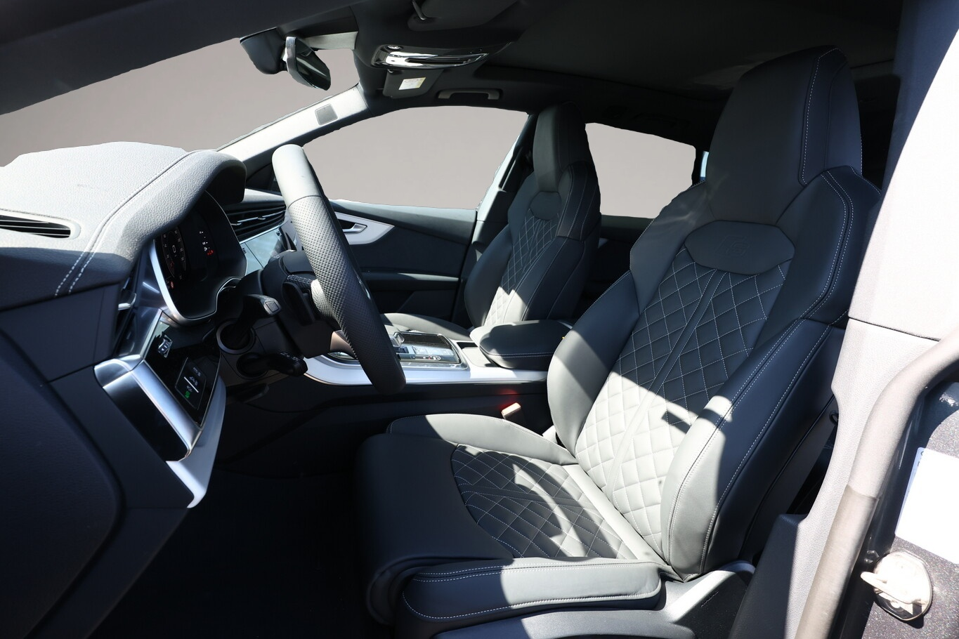 Bild 6 Audi Q8 2xS line AssistenzP+ 22Z Laser Pano B&O Leder