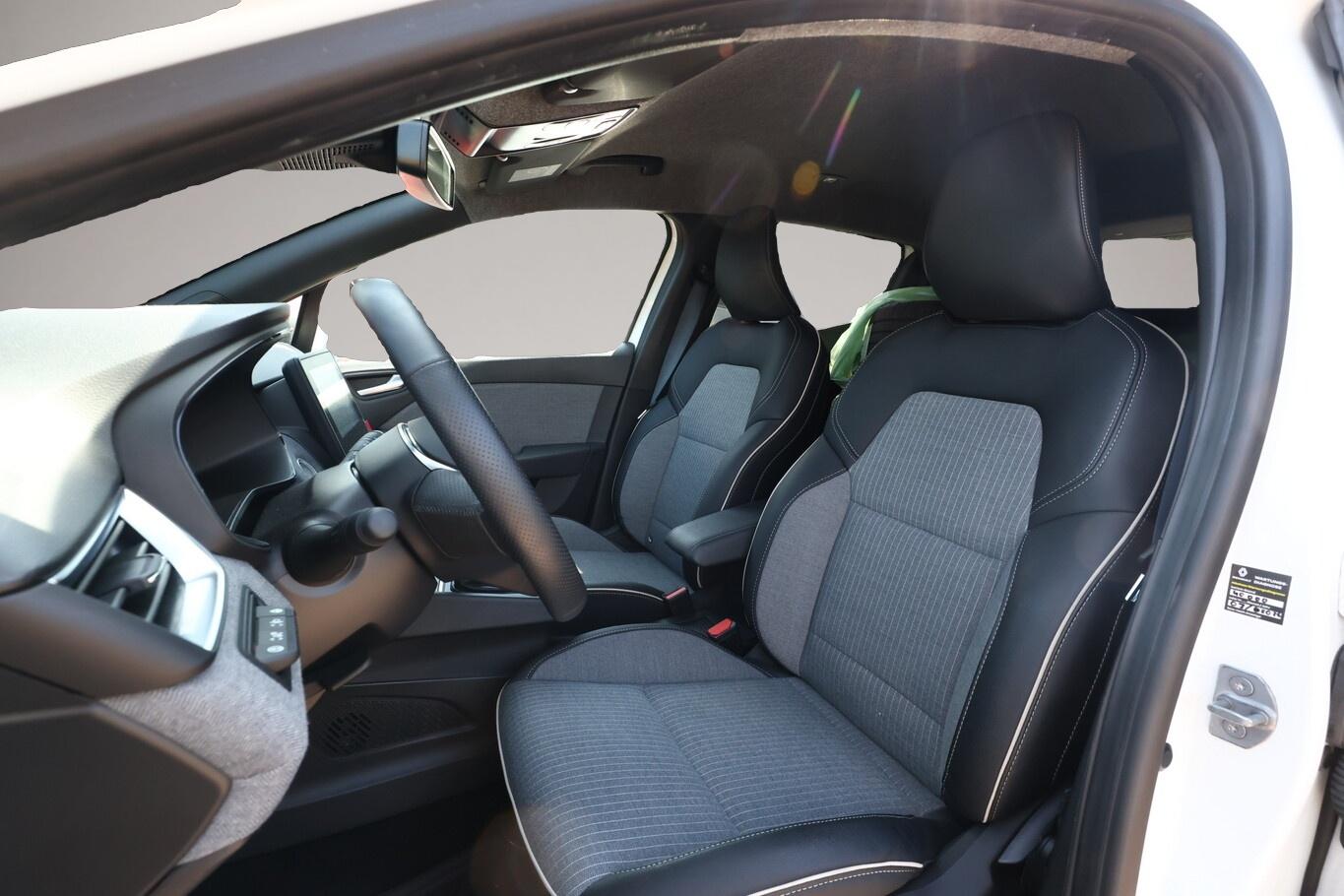 Bild 6 Renault Clio V 1.6 E-TECH Hybrid 145 Techno LED 360° PDC