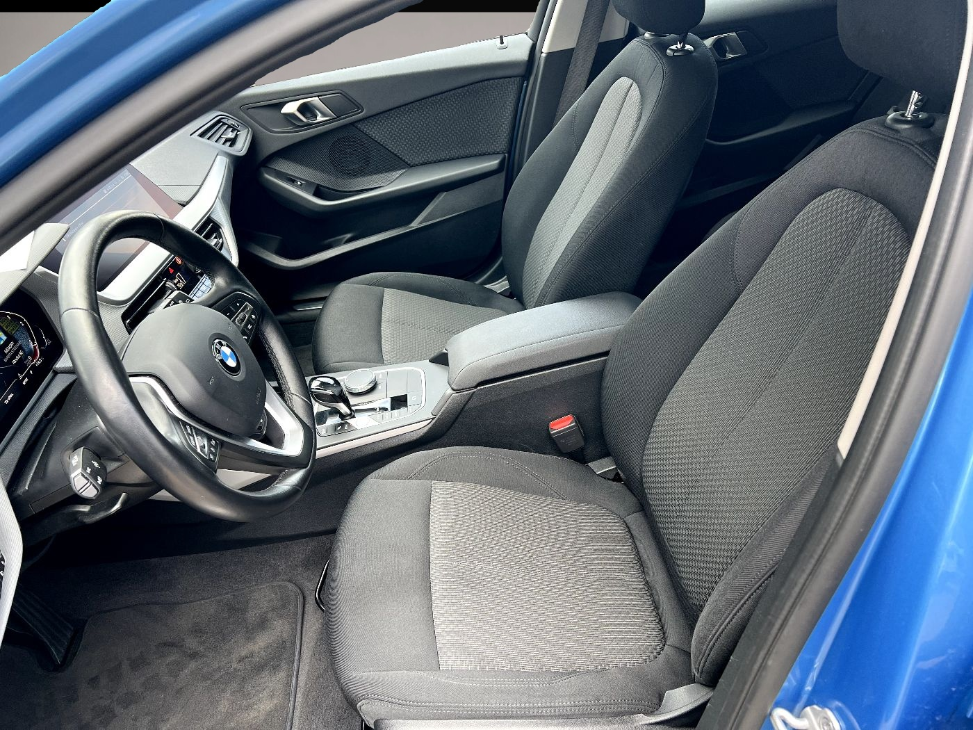 Fotografie 7 des BMW 116 116d Advantage *LED Navi AHK Pano-SD DAB Kamera*