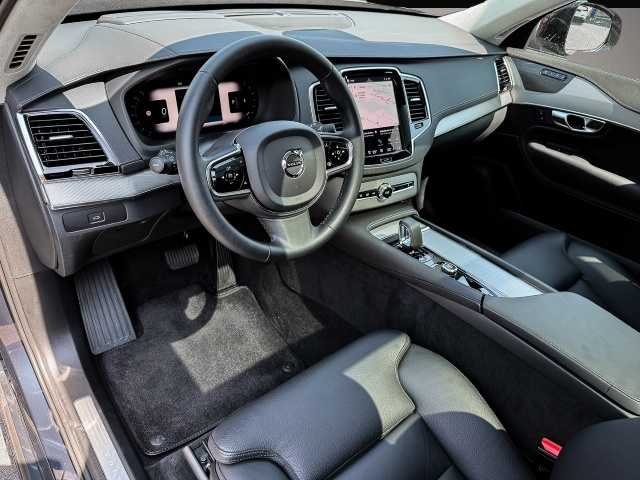 Fotografie 5 des Volvo XC90 Ultimate Dark AWD 7-Sitzer HUD StandHZG AHK