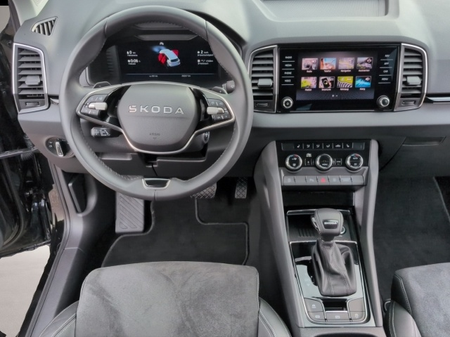 Bild 5 Skoda Karoq TOUR TDI*DSG StndHzg AHK ACC Alcantara SHZ