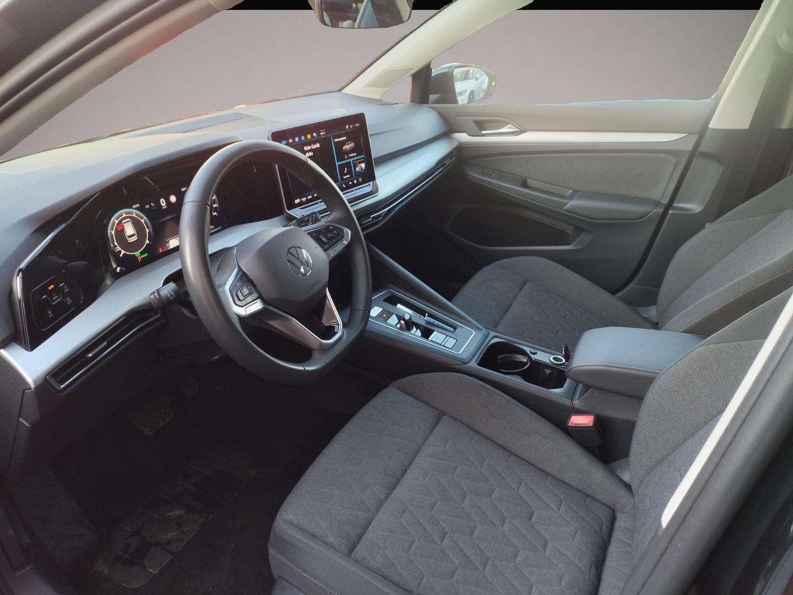 Bild 5 Volkswagen Golf 1.5 eTSI Variant Life SHZ ACC PDC