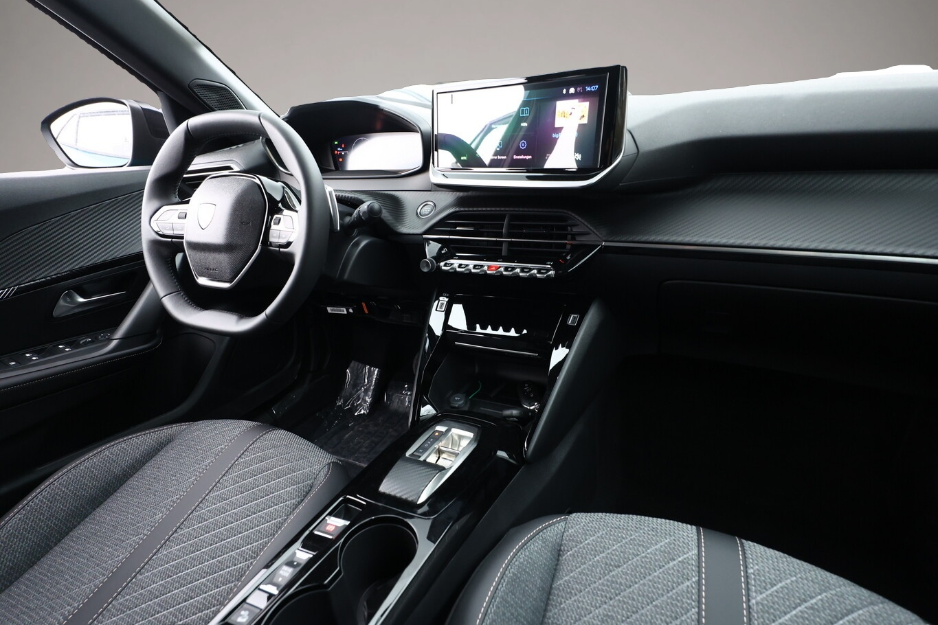 Bild 8 Peugeot 2008 Hybrid Allure Nav Keyl ACC 360° AWR SHZ BT
