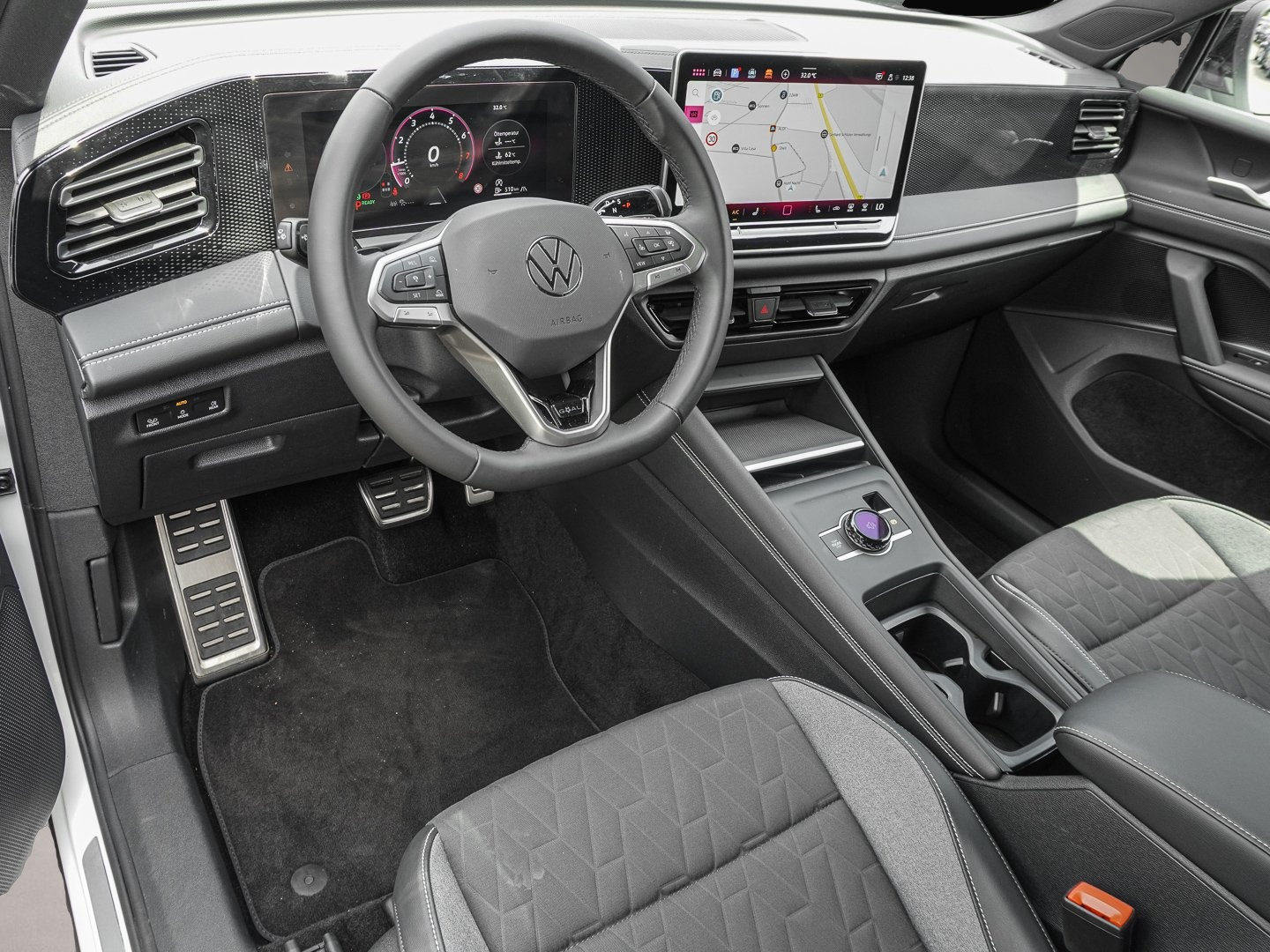 Bild 7 Volkswagen Tiguan 1.5 eTSI DSG Life AHK NAVI ALU