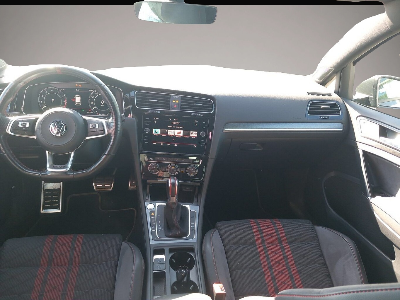 Bild 5 Volkswagen Golf VII GTI TCR 2.0 TSI 290 DSG Nav KeyL ACC