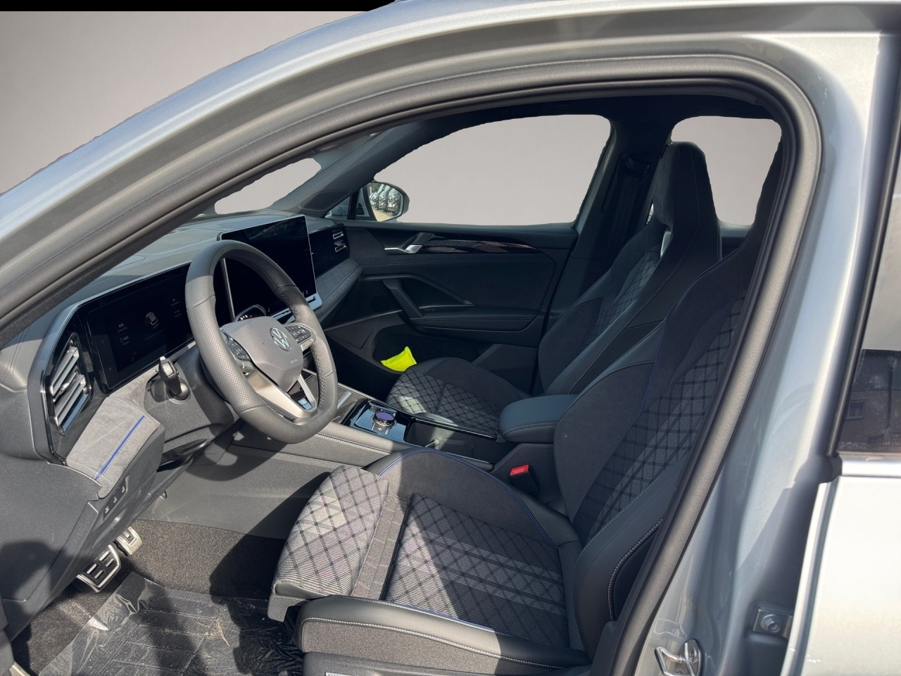 Bild 5 Volkswagen Tiguan R-Line 1.5 eTSI DSG7 AHK HeadUp 360Kamera