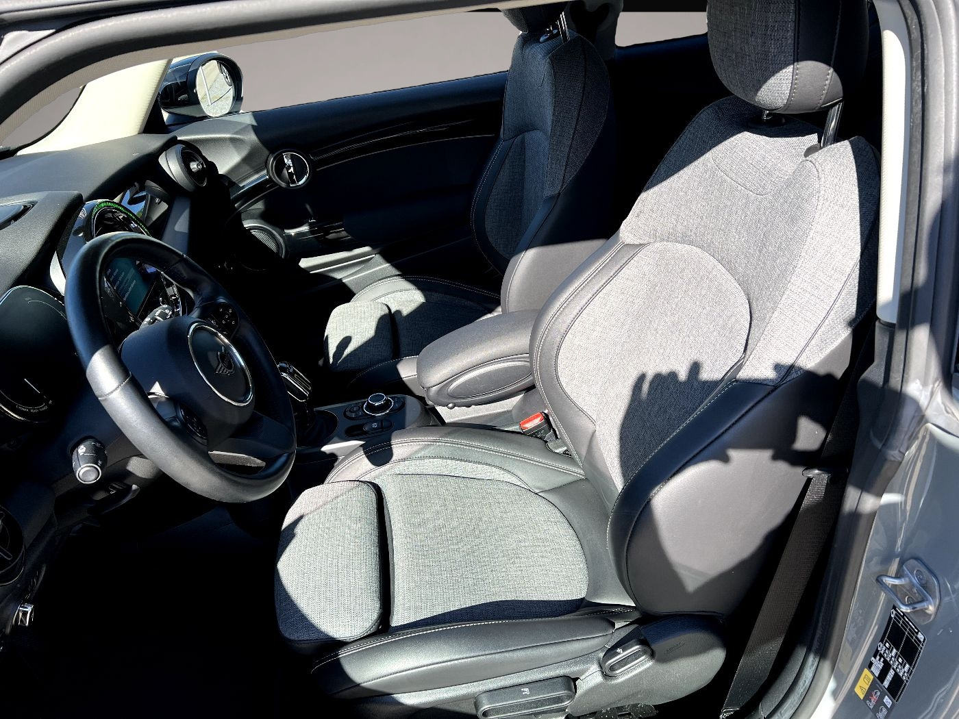 Bild 7 MINI Cooper SE Classic Trim LED Navi Leder Sitzh. DAB