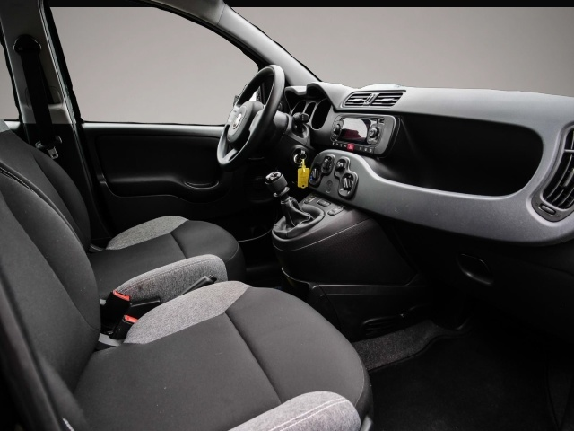Bild 5 Fiat Panda Hybrid Klima Tagfahrlicht Radio ZV ABS Ser