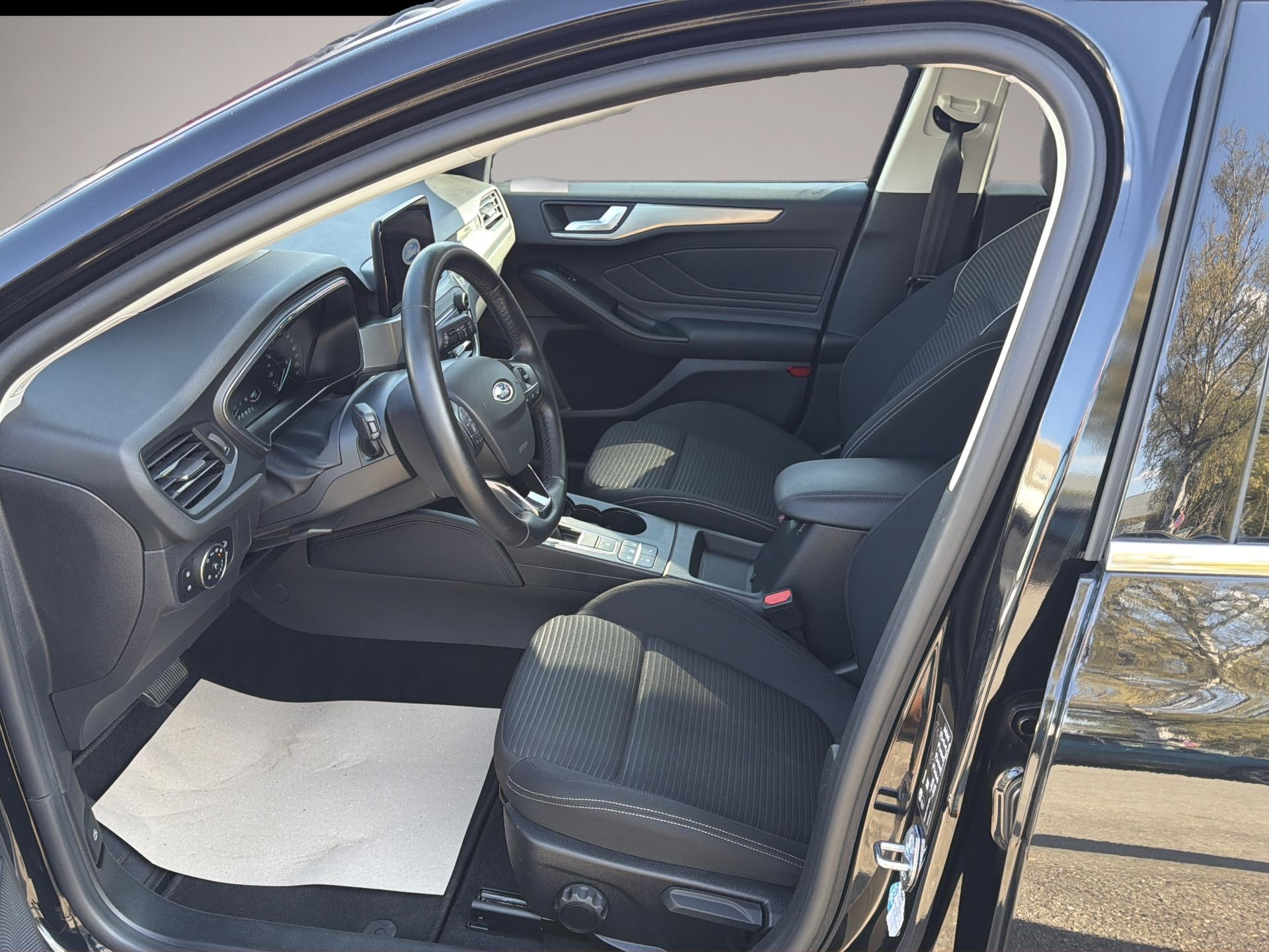 Bild 7 Ford Focus Titanium 1,5 182 PS Bluetooth Navi LED Kli