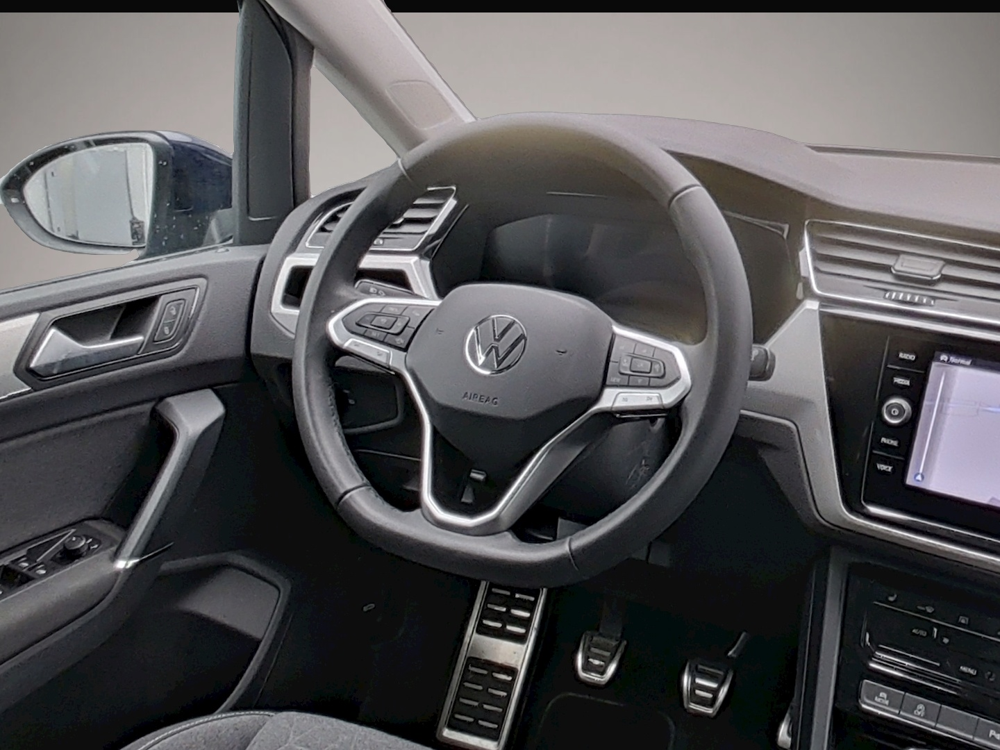 Fotografie des Volkswagen Touran 2.0 TDI Move KINDERSITZ KAMERA NAVI