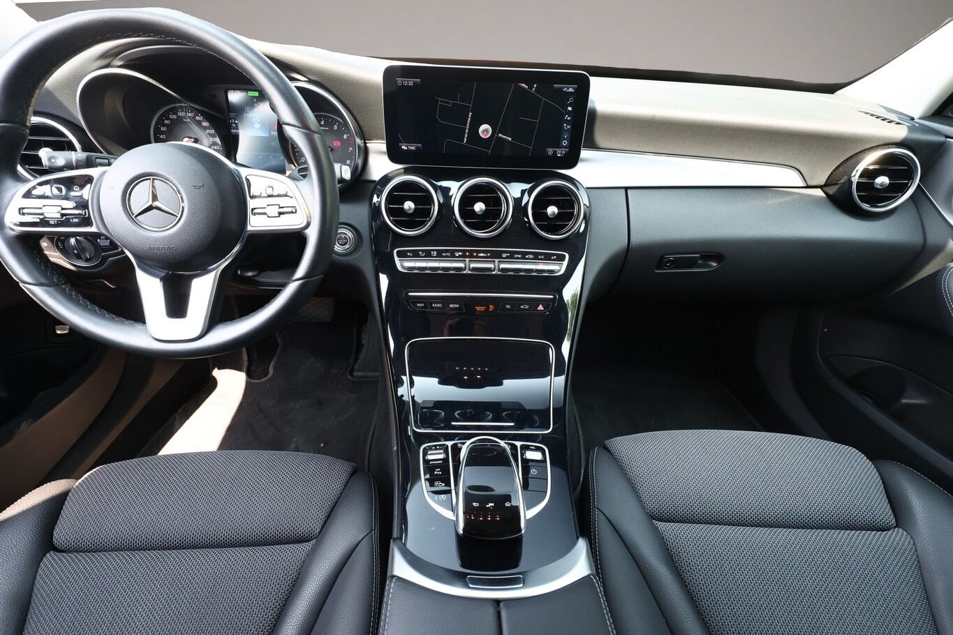 Bild 7 Mercedes-Benz C 300 T Avantgarde LED Nav AHK eHk SHZ ParkP 17Z
