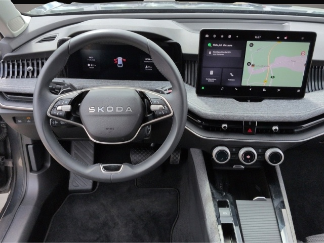 Fotografie des Skoda Superb Combi Selection TDI*DSG AHK MatrixLED ACC