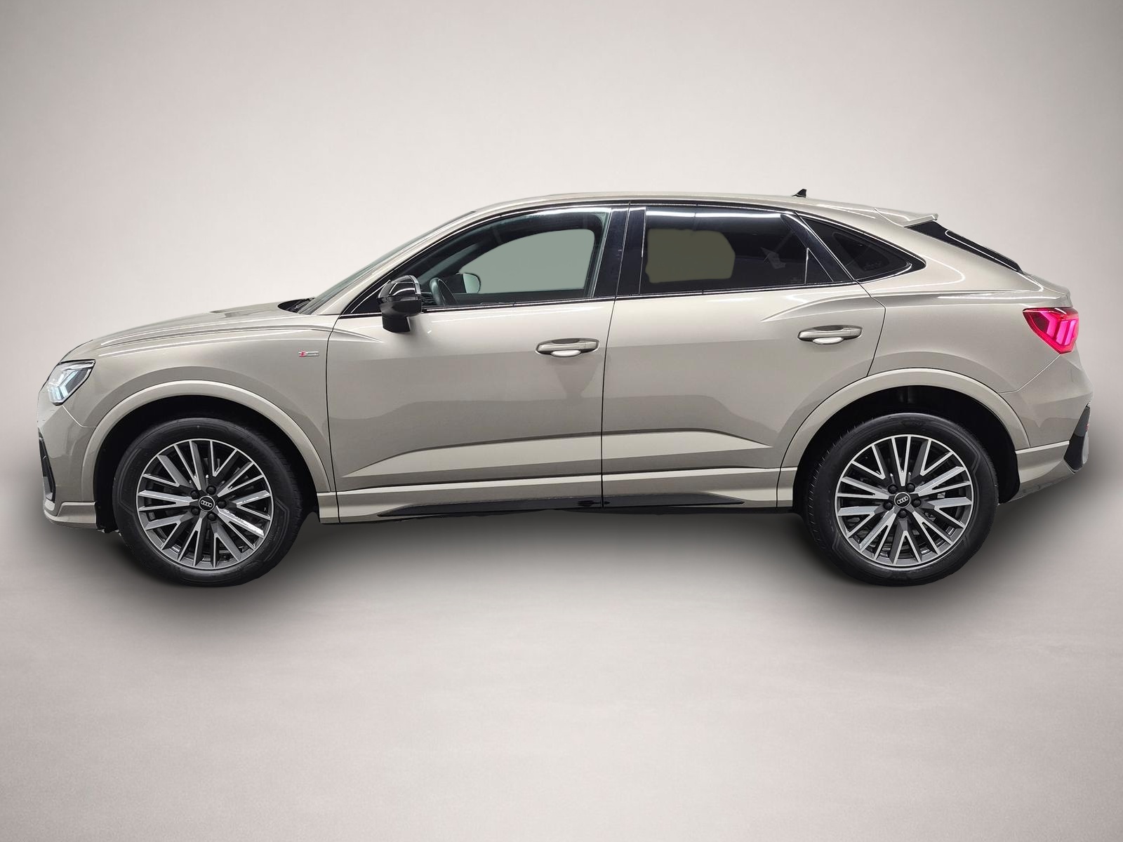 Bild 2 Audi quattro Q3 Sportback quattro S-Line Matrix/Stdhzg/Sonos