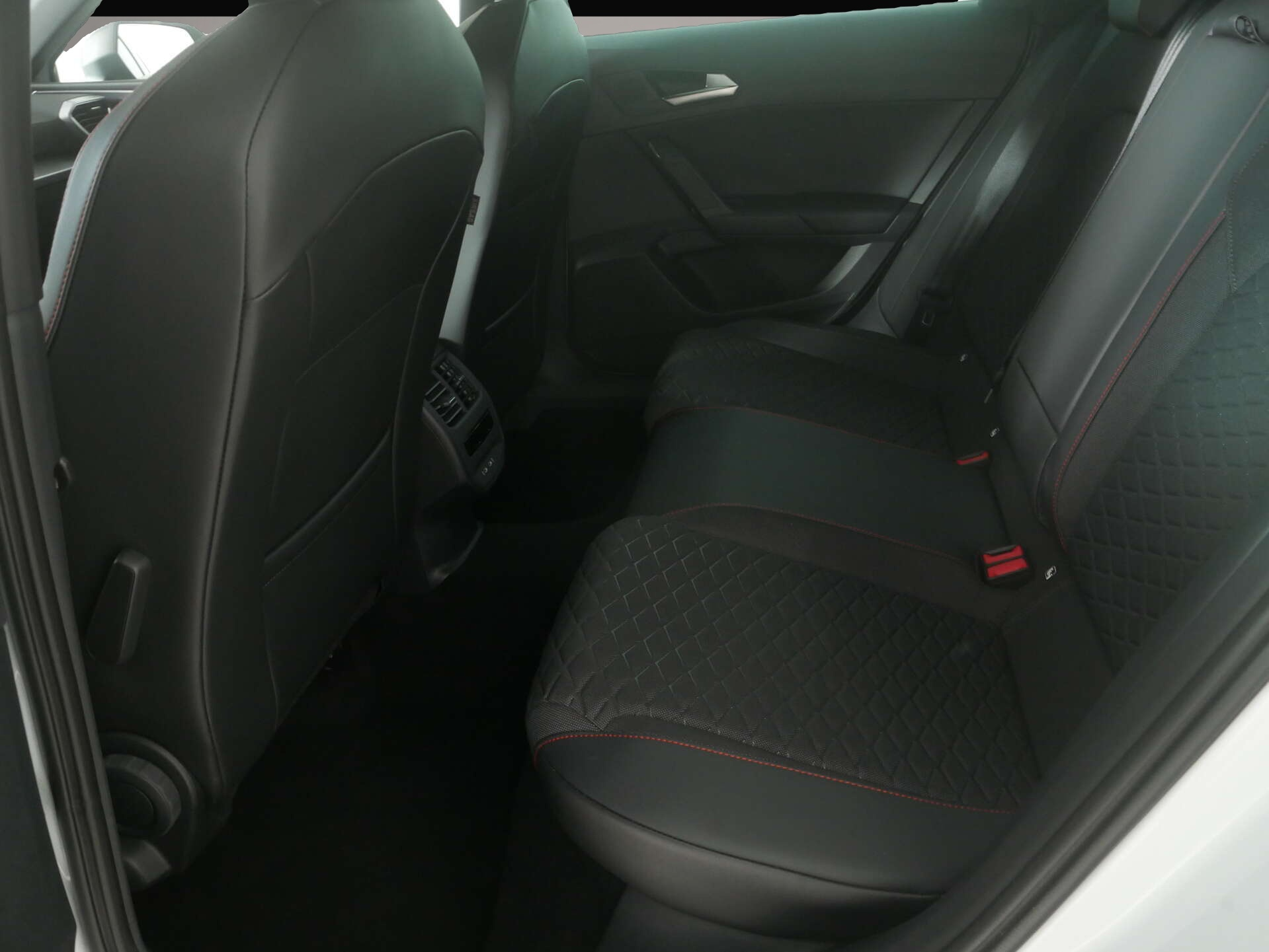 Bild 4 Seat Leon Sportstourer 1.5 eTSI FR