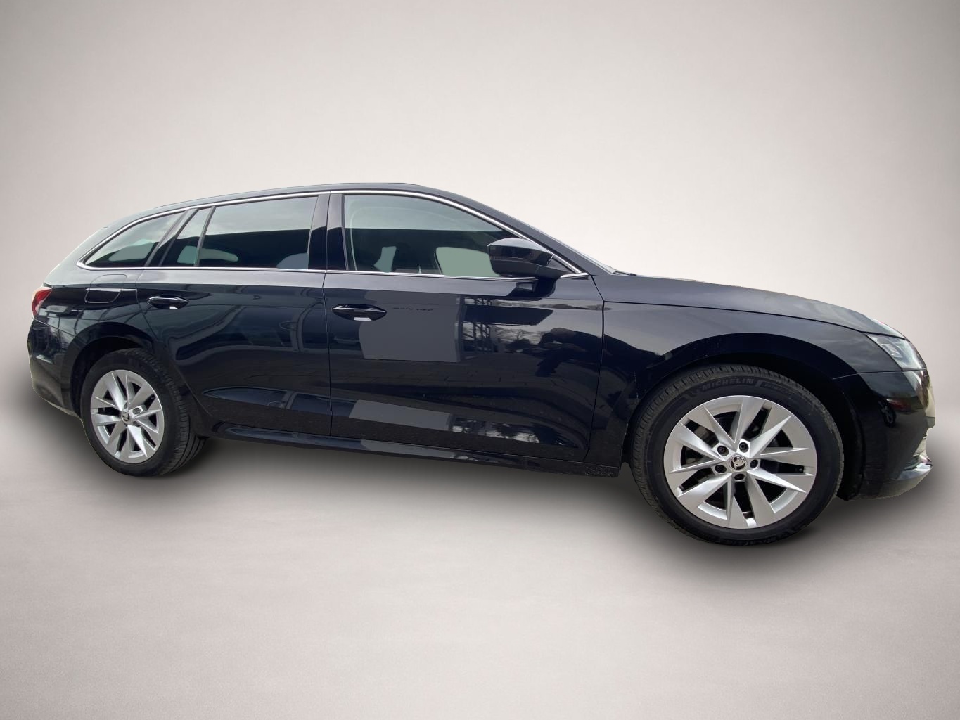 Bild 6 Skoda Octavia Combi 2.0 TDI First Edition HEAD-UP+AHK+