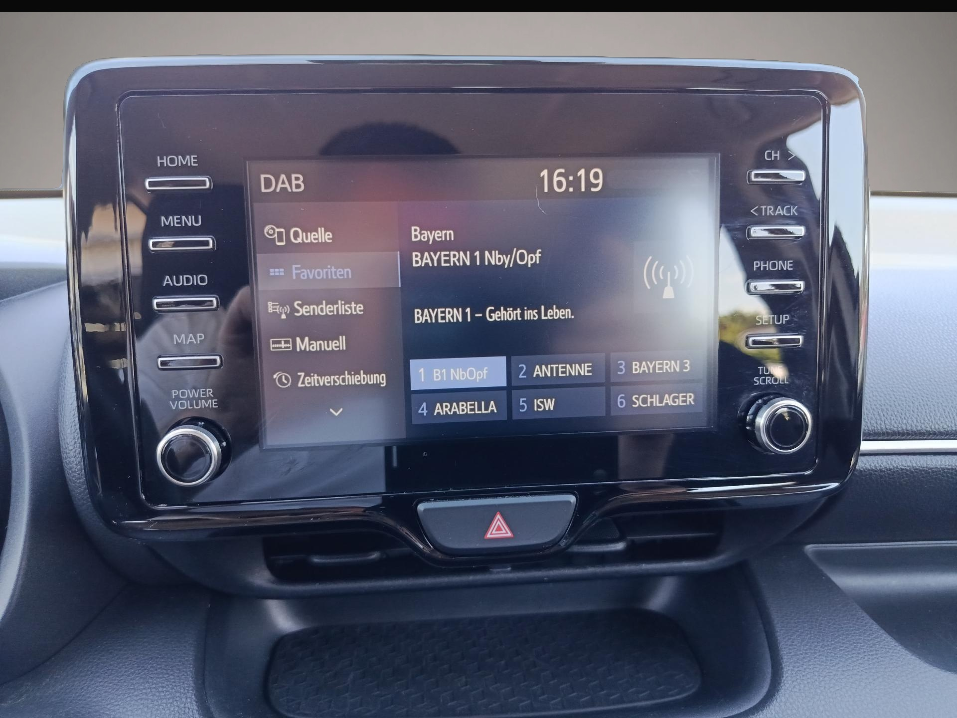 Bild 8 Toyota Yaris 1.5 Hybrid Team D 