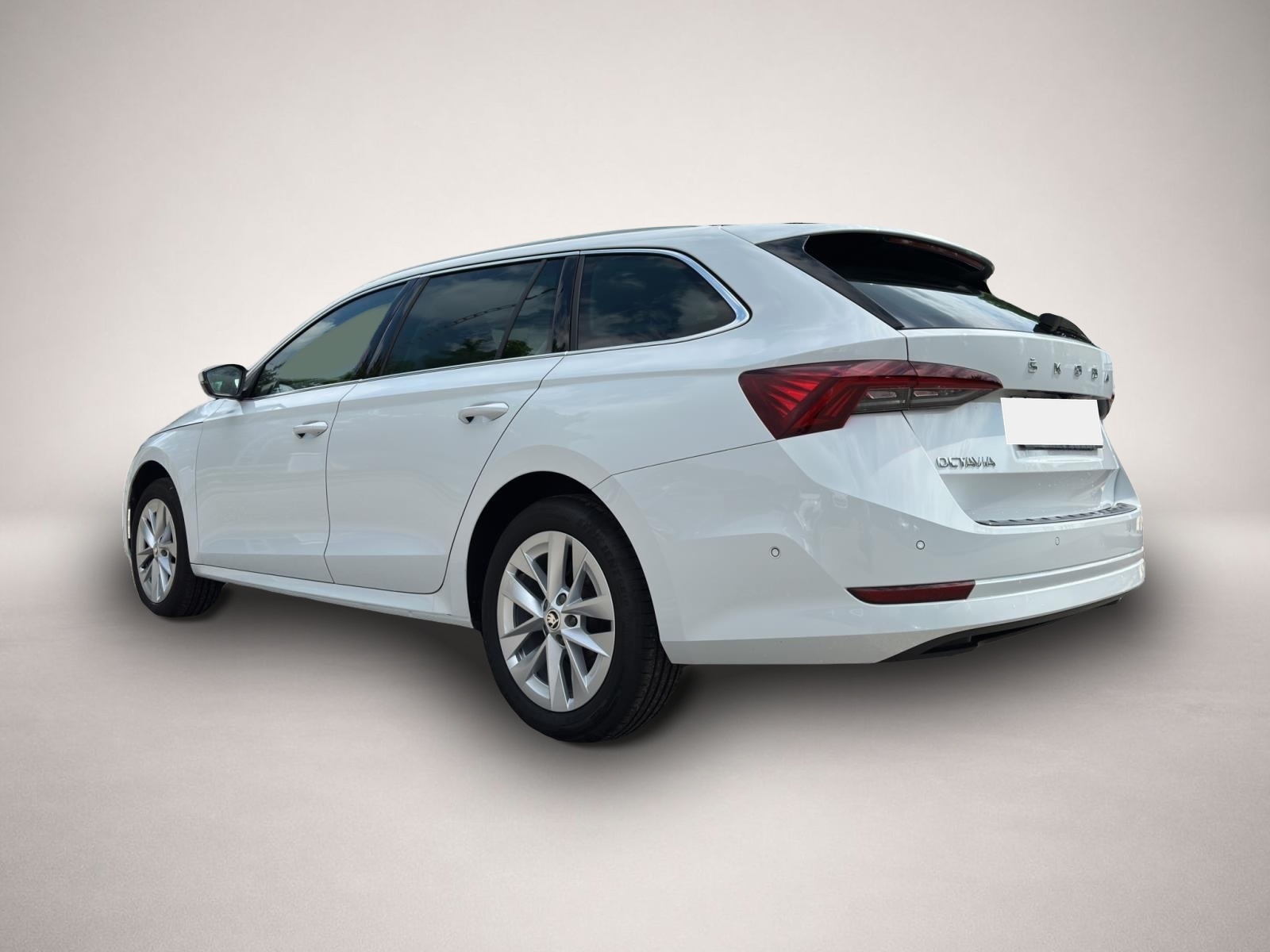 Bild 4 Skoda Octavia Combi 2.0 TDI DSG Style AHK REAR VIEW UP