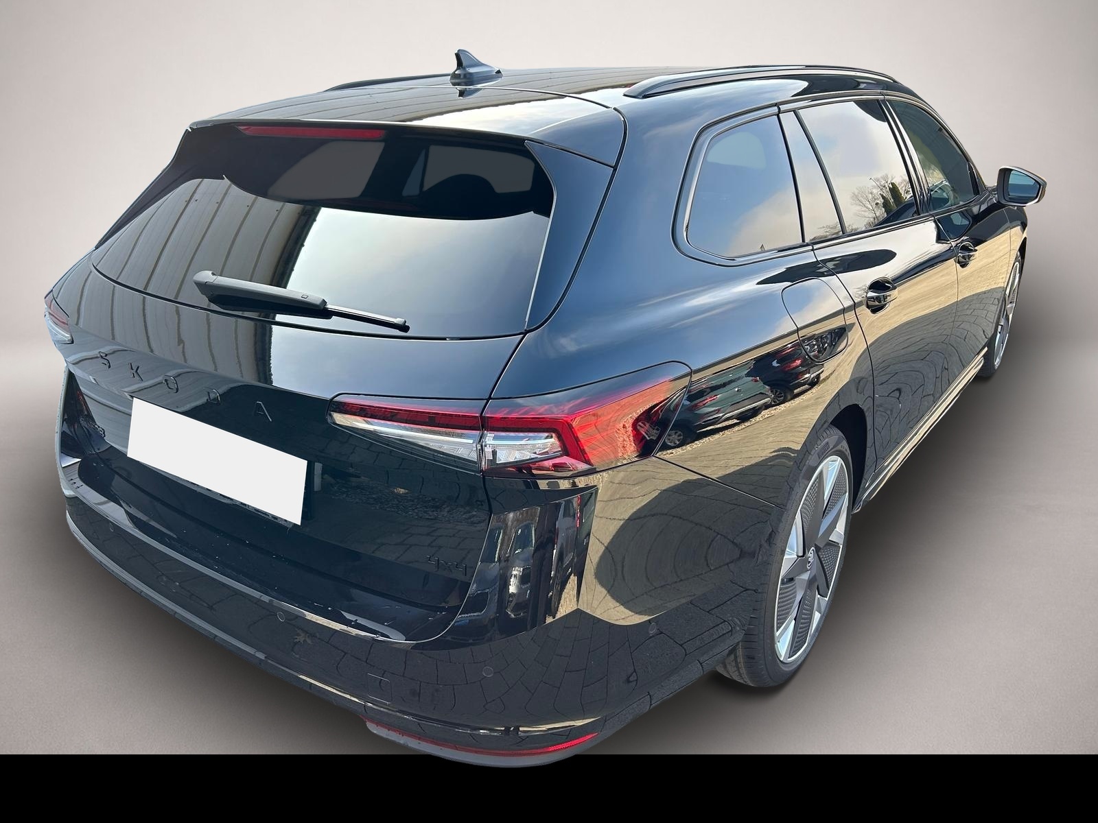 Bild 5 Skoda Superb Kombi Sportline 2.0 TDI DSG 4x4 *HUD*AHK*