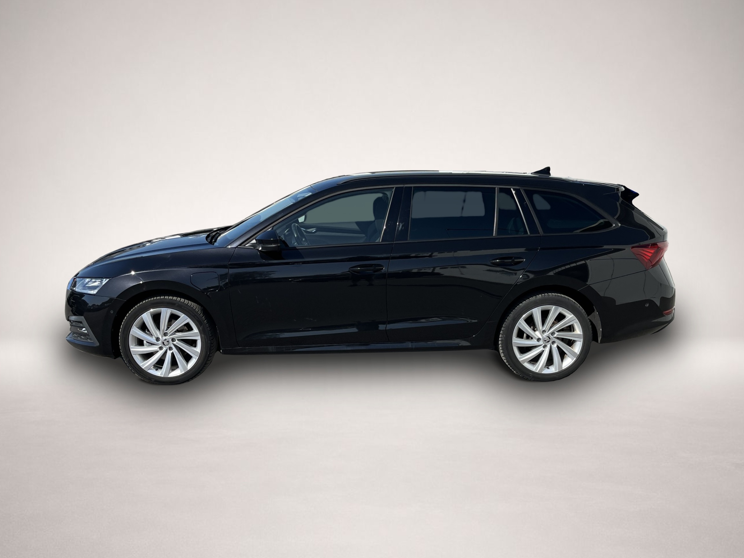 Fotografie 2 des Skoda Octavia Combi 1.4 TSI e-Hybrid Ambition STHZ Nav