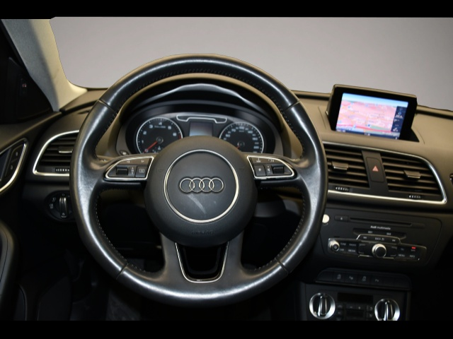Bild 5 Audi quattro Q3 2.0 TFSI S-tronic quattro Pano /Einparkhi