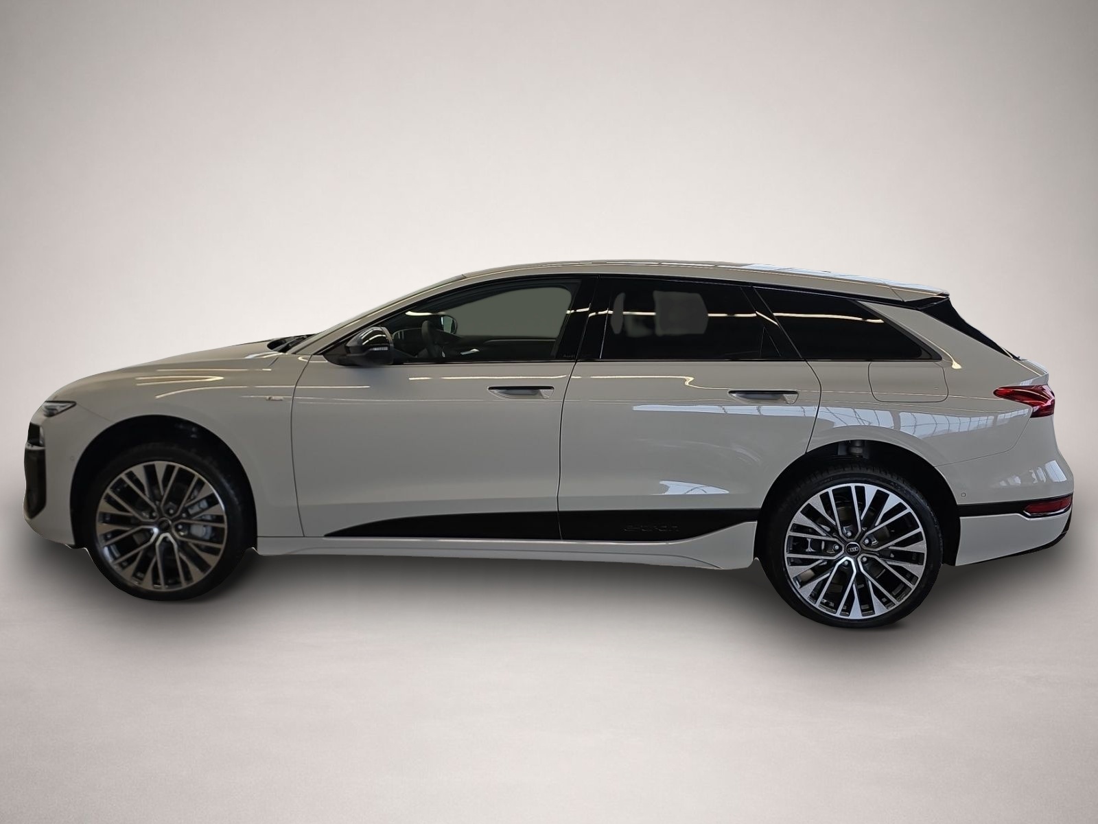 Bild 2 Audi e-tron A6 Avant e-tron performance TECHPRO B&O OLED AIR