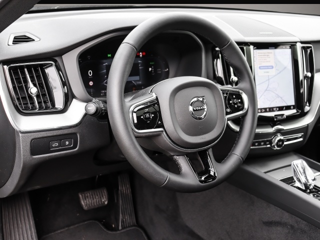 Bild 3 Volvo XC60 Plus Dark Recharge Plug-In Hybrid AWD T8 Tw