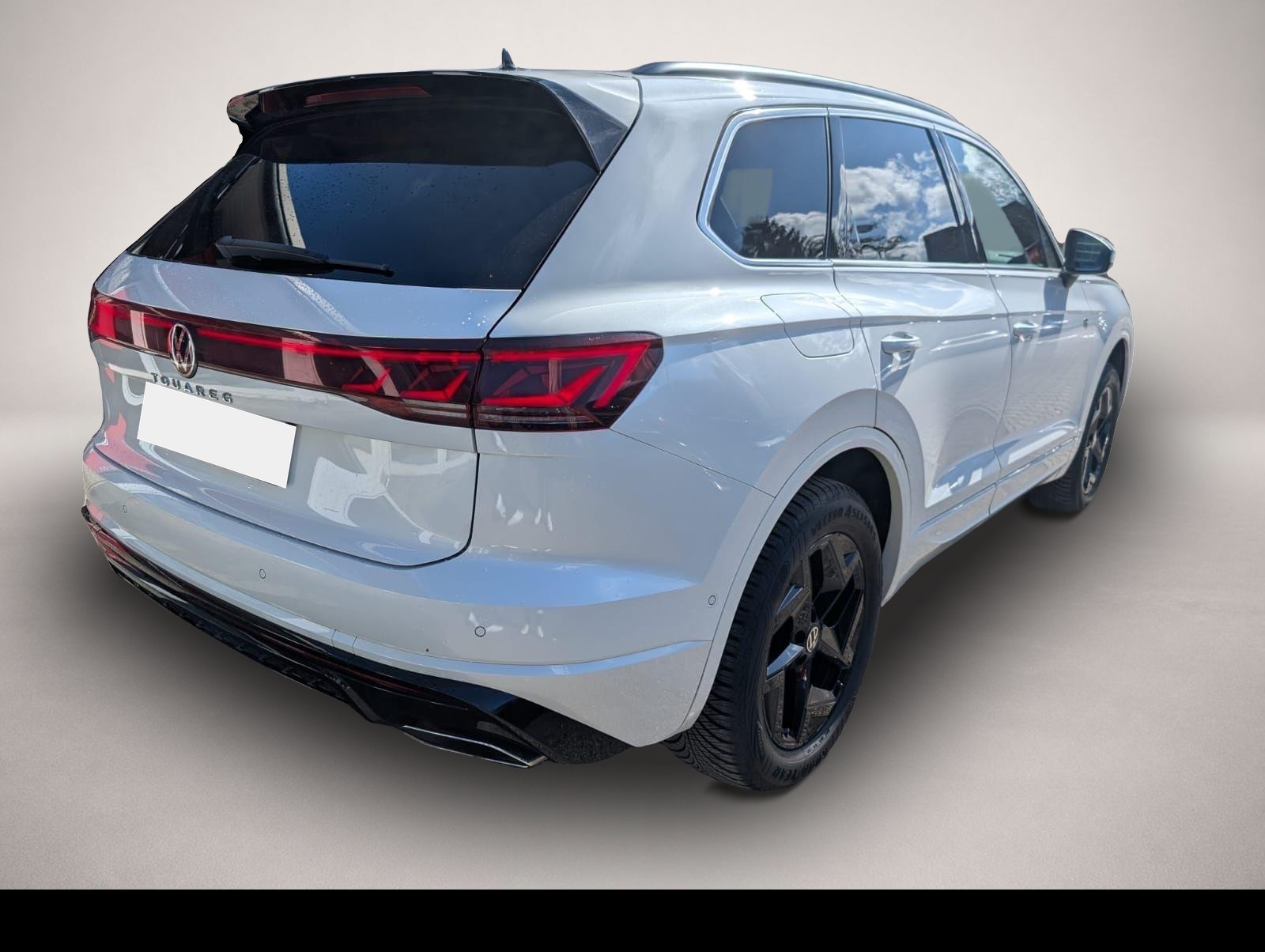 Bild 3 Volkswagen Touareg 3.0TDI R-Line Pano IQ Drive Kessy Matrix