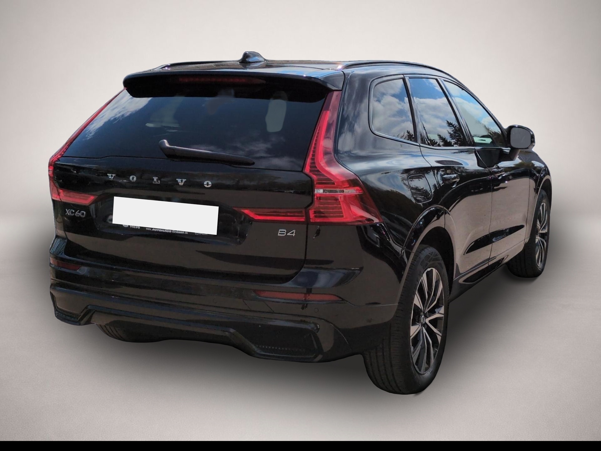 Fotografie des Volvo XC60 B4 (Benzin) Plus Dark 2WD Automatik Bluetoo