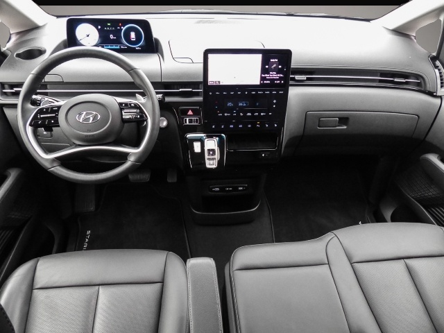 Bild 5 Hyundai STARIA Prime CRDi Panorama Schiebedach Navi Lede
