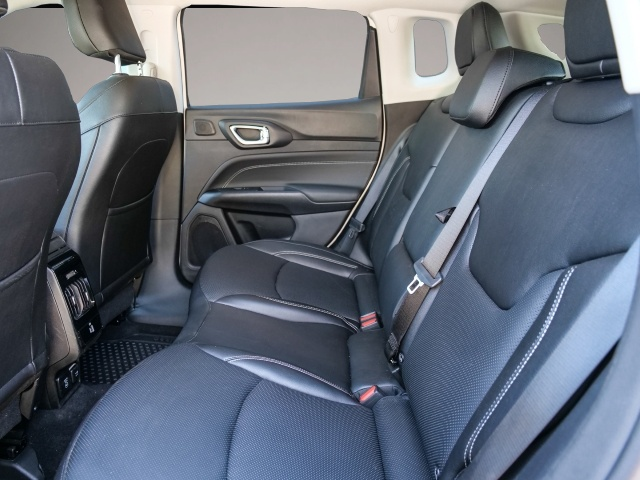 Bild 6 Jeep Compass S Plug-In Hybrid 4WD Navi Soundsystem 36