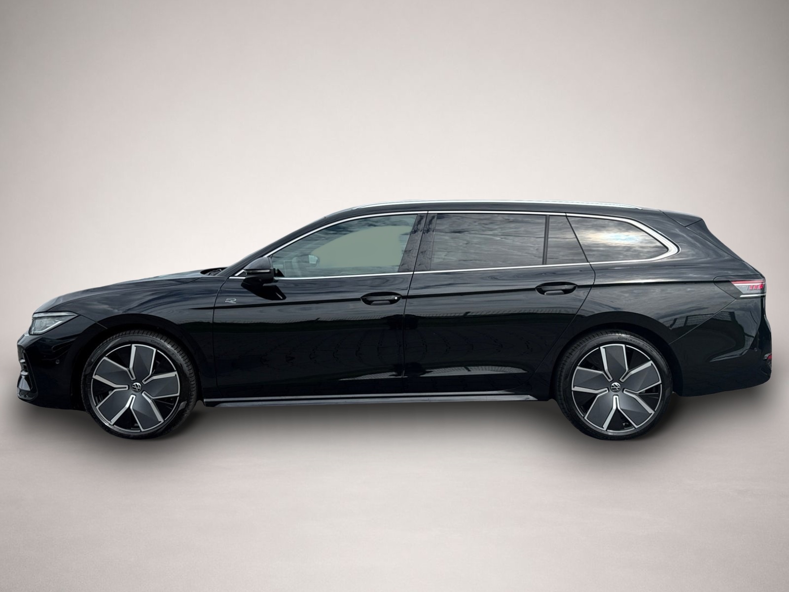 Bild 3 Volkswagen Passat Var. R-Line 4Motion TSI DSG|PANORAMA|AHK|