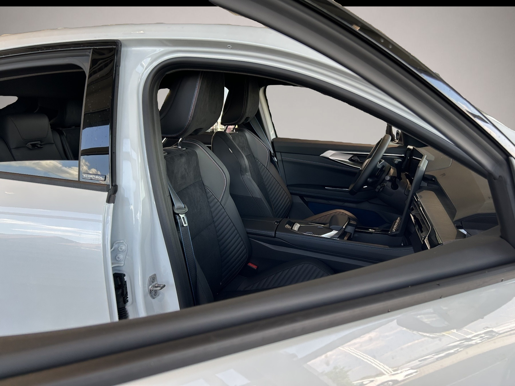 Bild 4 Renault Rafale Atelier Alpine Plug-in Hybrid 300 4x4