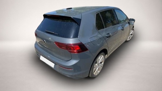 Fotografie des Volkswagen Golf 2.0 TDI SCR 150 DSG7 Life 110 kW (150 PS),.