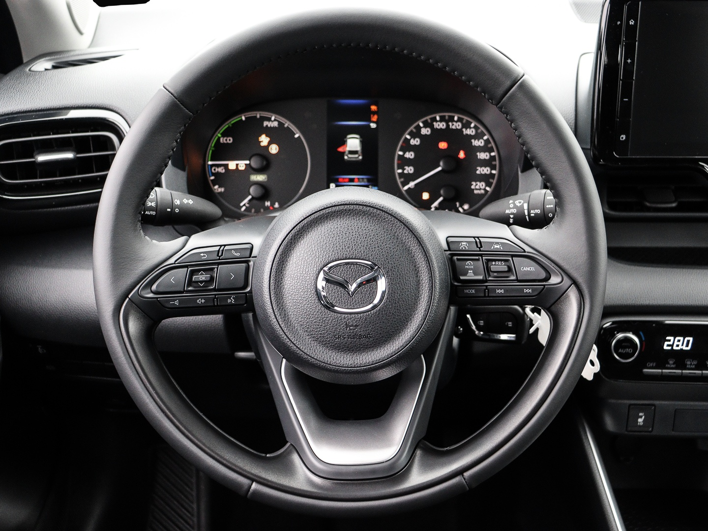 Bild 6 Mazda 2 Hybrid VVT-i 116 1.5L CVT FWD Centre-Line