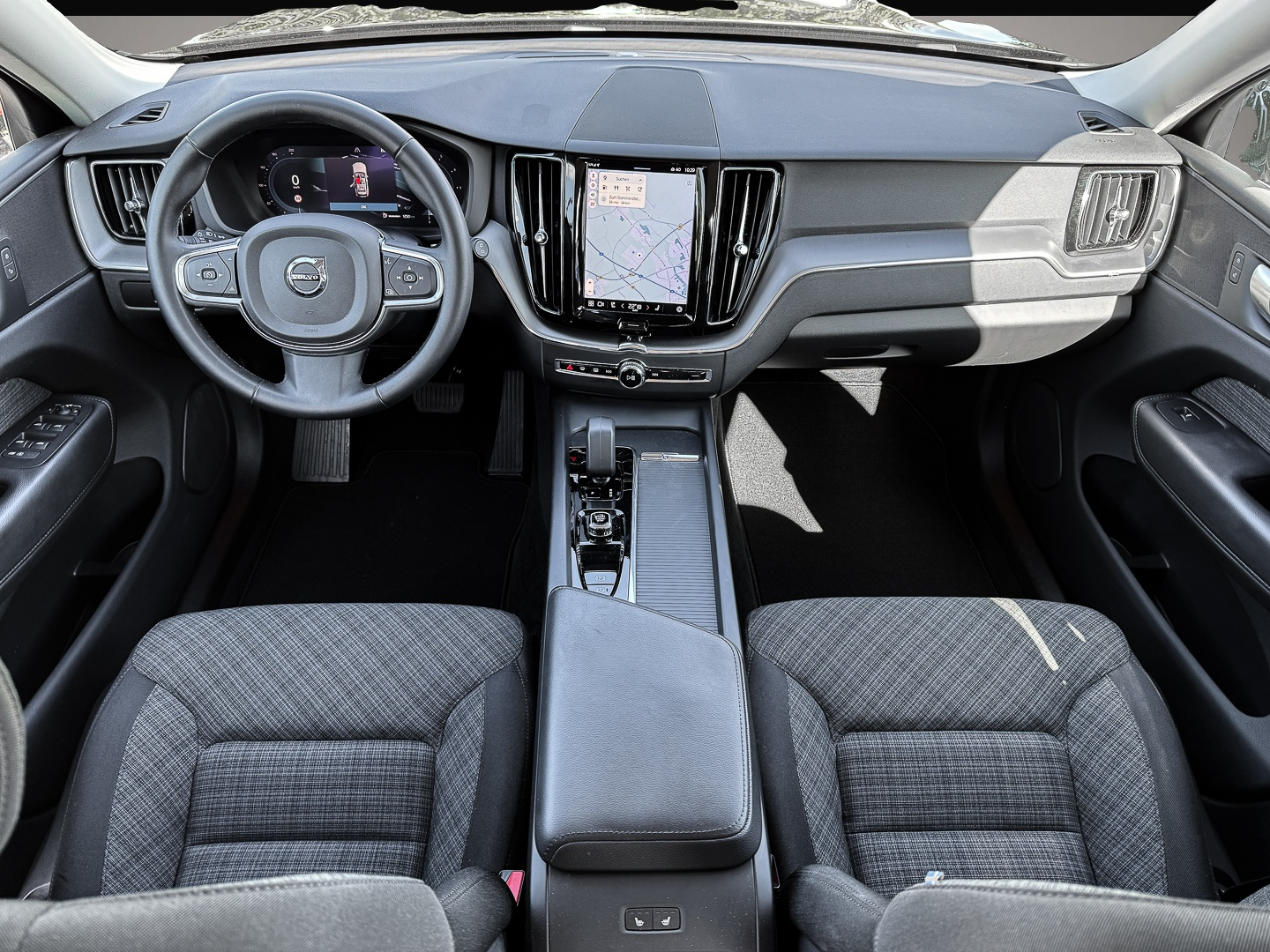 Bild 5 Volvo XC60 Core 2WD B4 Diesel EU6d AHK Digitales Cockp