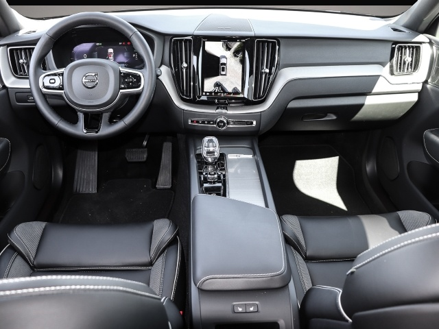 Bild 4 Volvo XC60 Plus Dark Recharge Plug-In Hybrid AWD T8 Tw